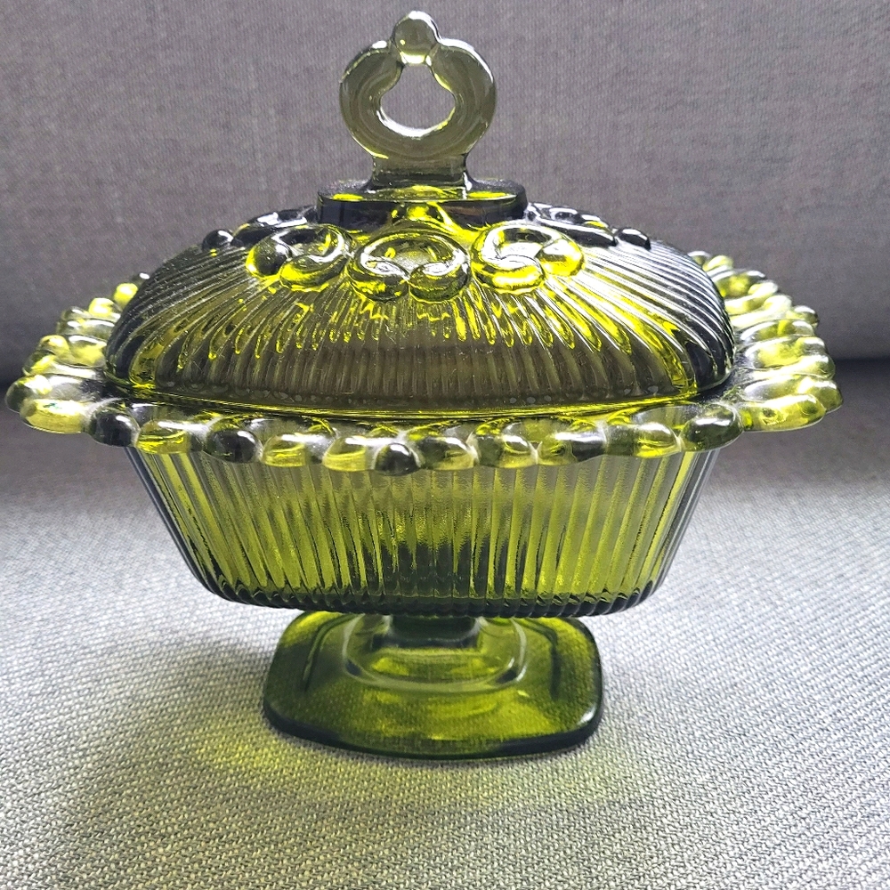 Vintage Indiana glass pedestal candy dish
